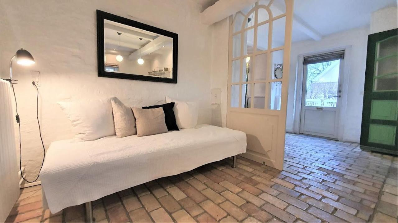 Store Ejlstrup Bed & Breakfast Odense Eksteriør bilde