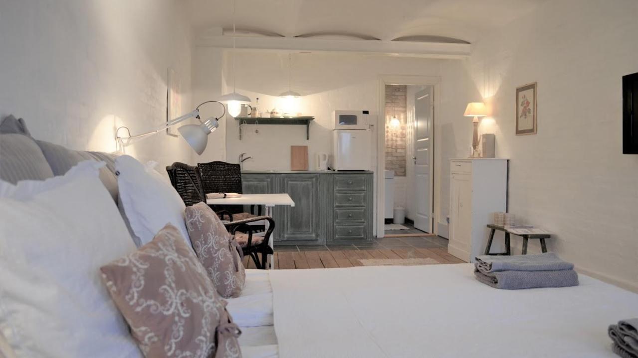 Store Ejlstrup Bed & Breakfast Odense Eksteriør bilde