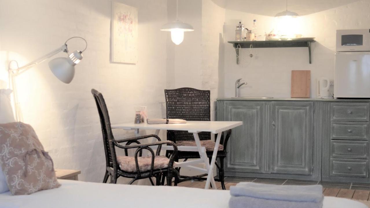 Store Ejlstrup Bed & Breakfast Odense Eksteriør bilde
